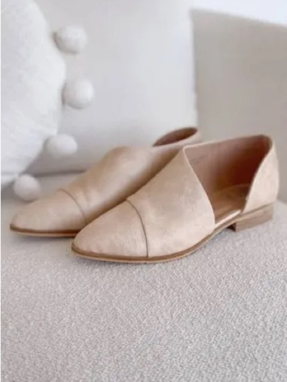 BEAST FASHION Women's Light Beige Pointed Carter Flats